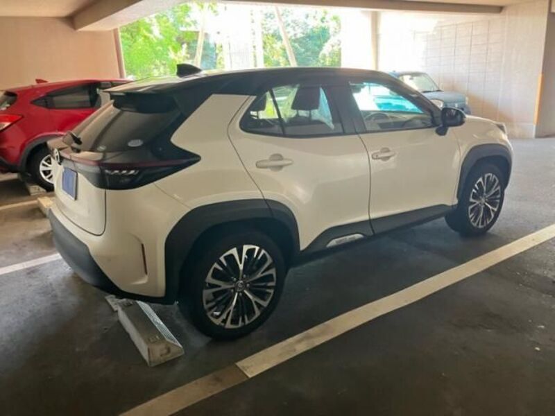 YARIS CROSS