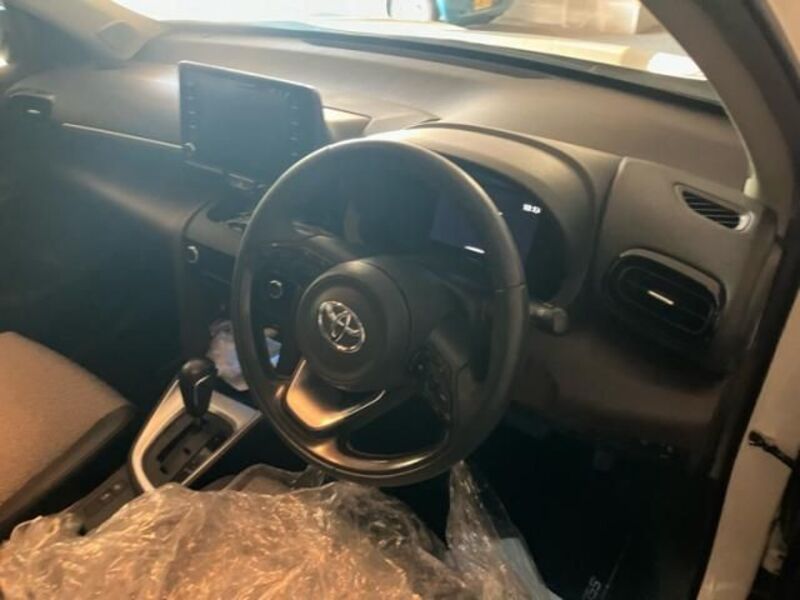 YARIS CROSS
