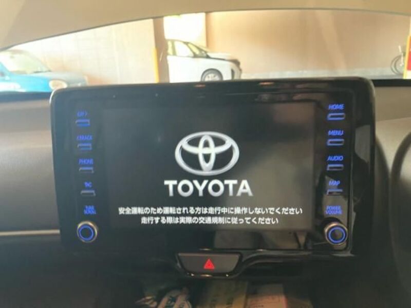 YARIS CROSS