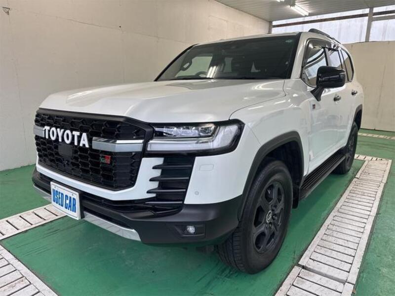 LAND CRUISER
