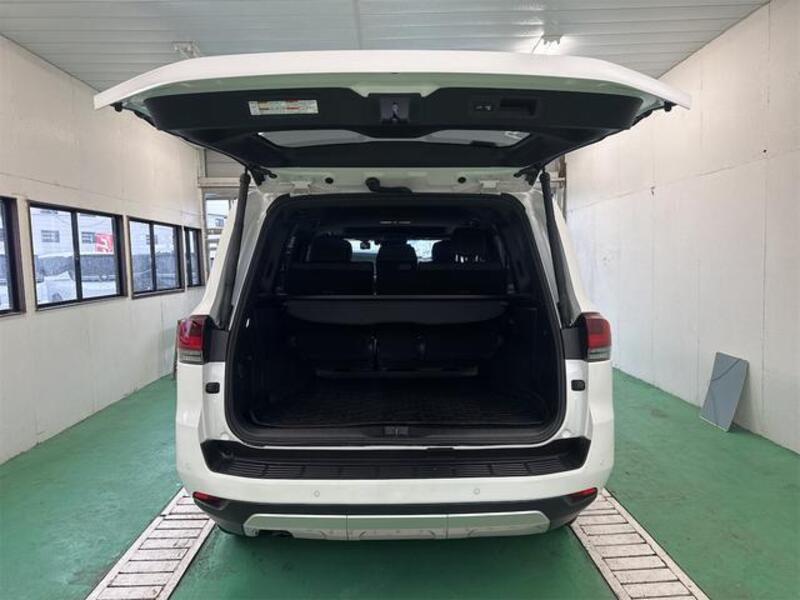 LAND CRUISER
