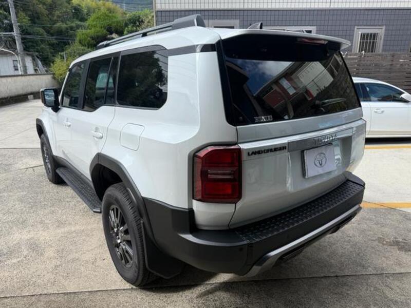 LAND CRUISER 250