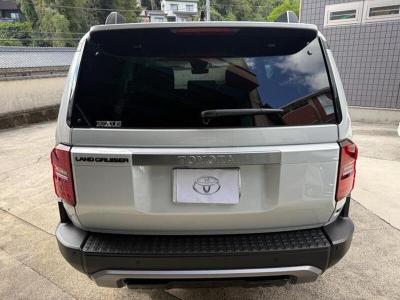LAND CRUISER 250