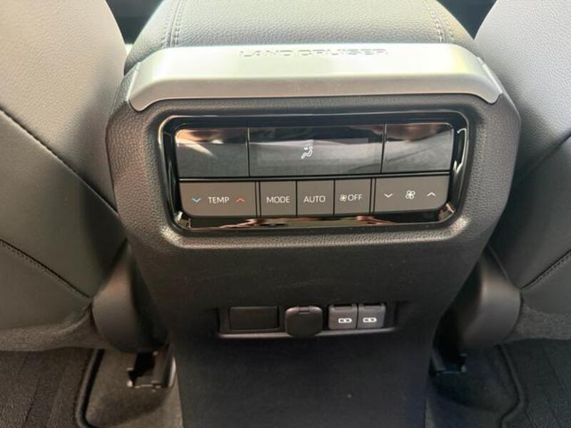 LAND CRUISER 250
