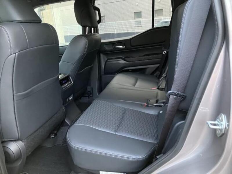 LAND CRUISER 250