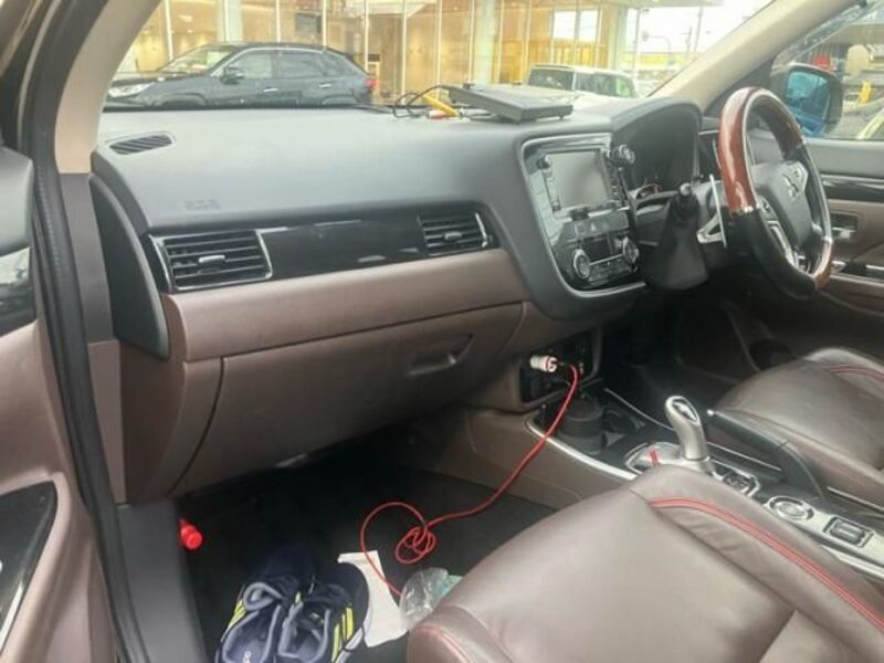 OUTLANDER PHEV