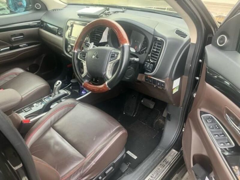 OUTLANDER PHEV