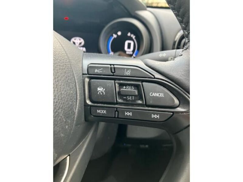 YARIS CROSS