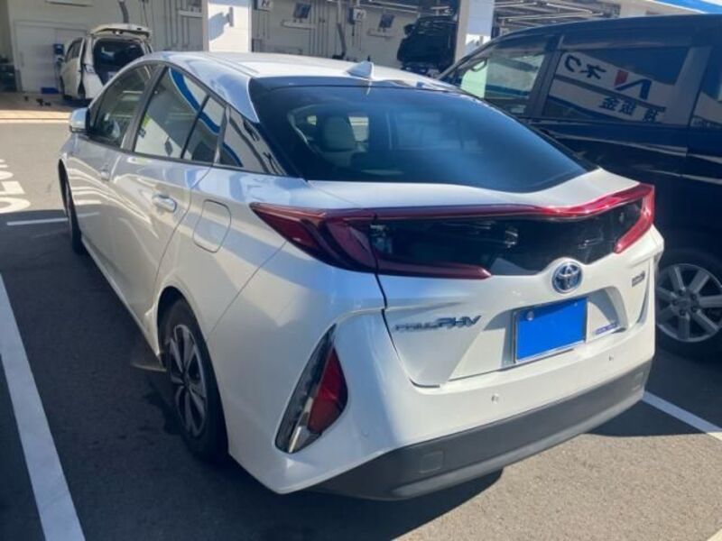 PRIUS PHV