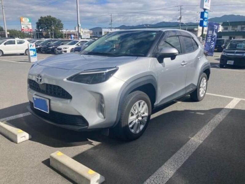 YARIS CROSS