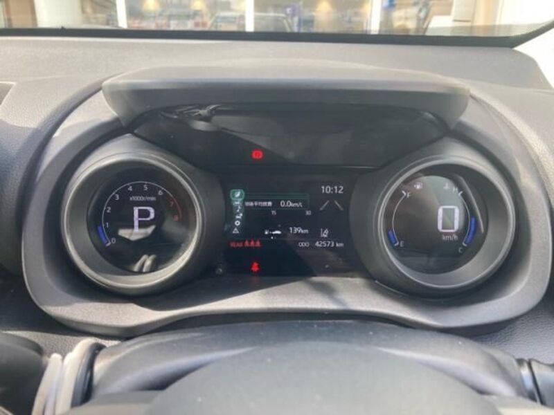 YARIS CROSS