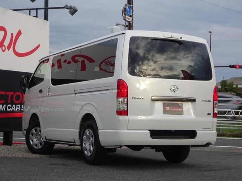 HIACE VAN