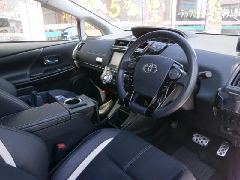 PRIUS ALPHA