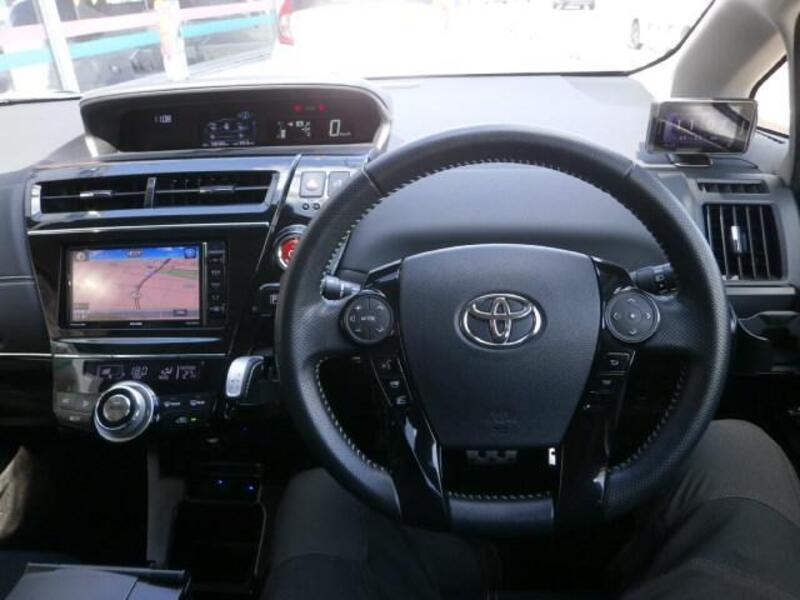 PRIUS ALPHA