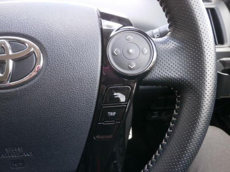 PRIUS ALPHA