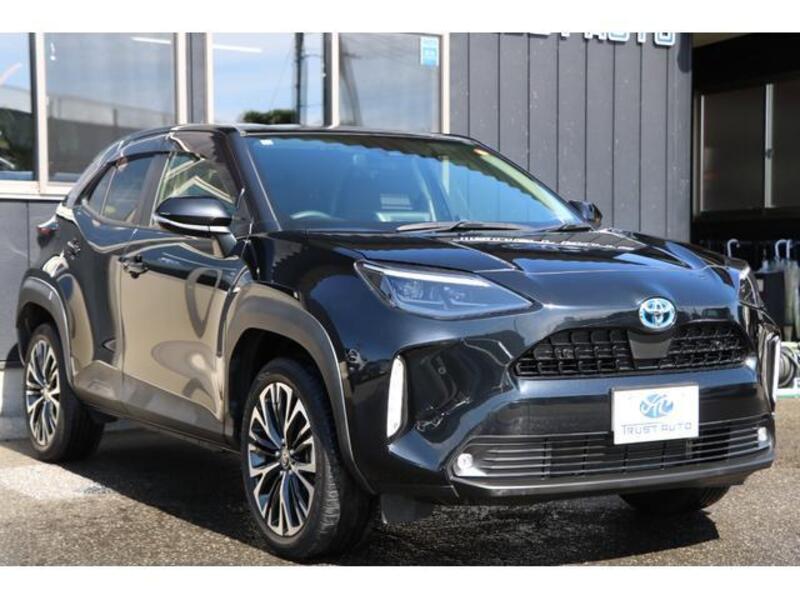 YARIS CROSS