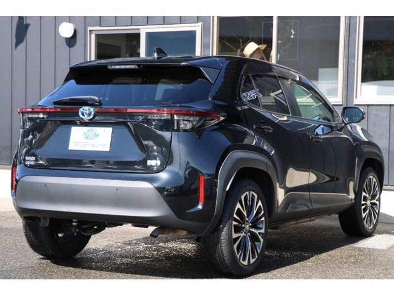 YARIS CROSS