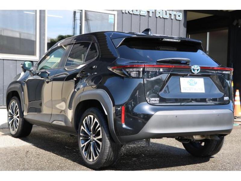 YARIS CROSS