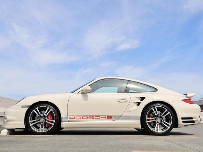 911