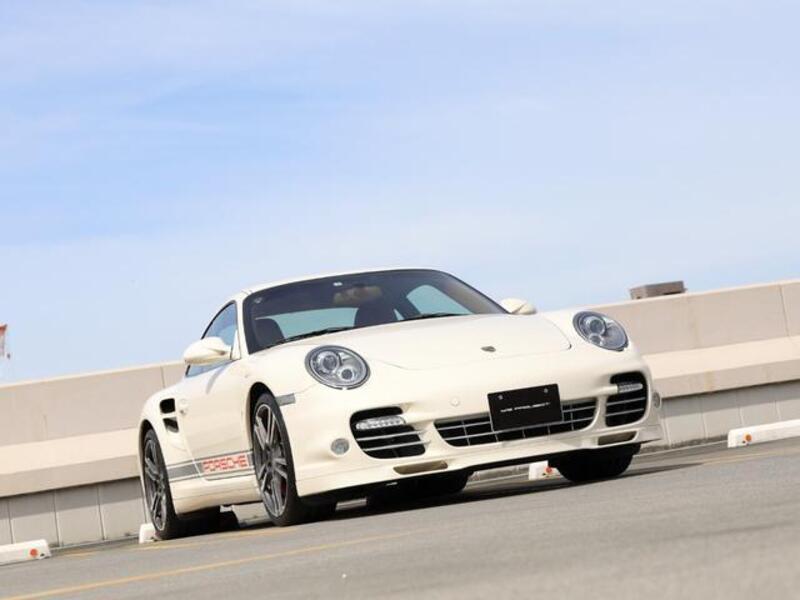 911