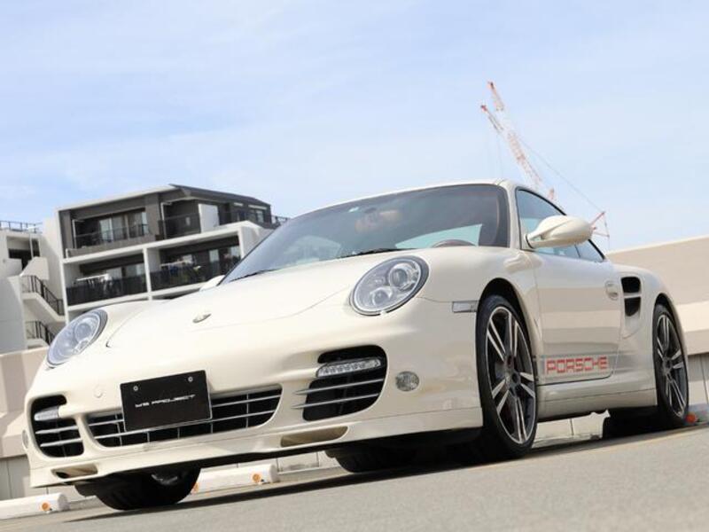 911