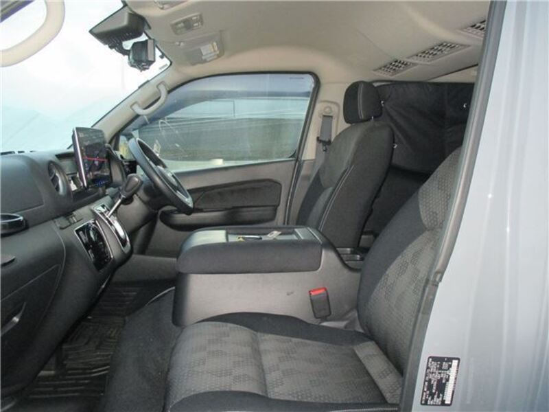 CARAVAN VAN