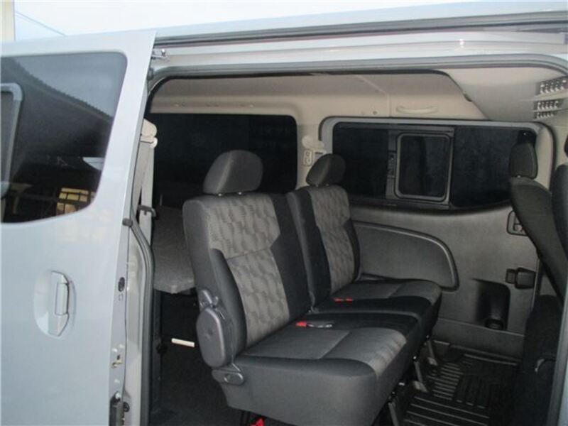 CARAVAN VAN