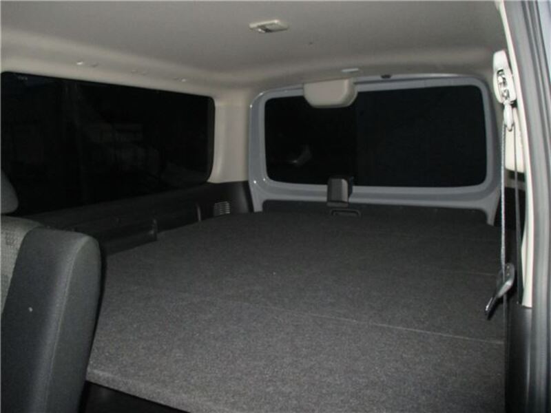 CARAVAN VAN