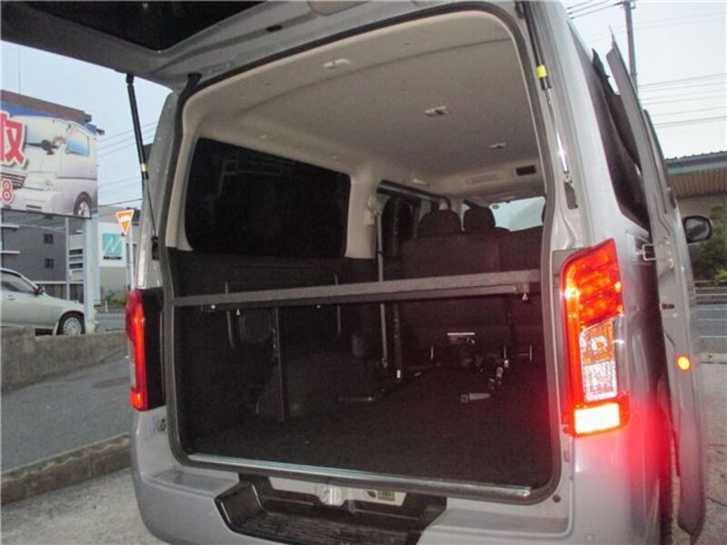 CARAVAN VAN