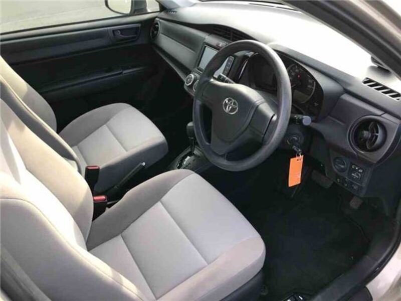COROLLA AXIO