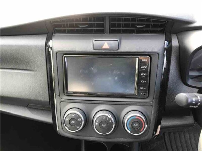 COROLLA AXIO