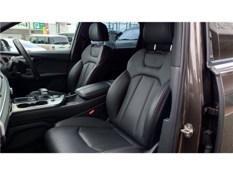 Q7