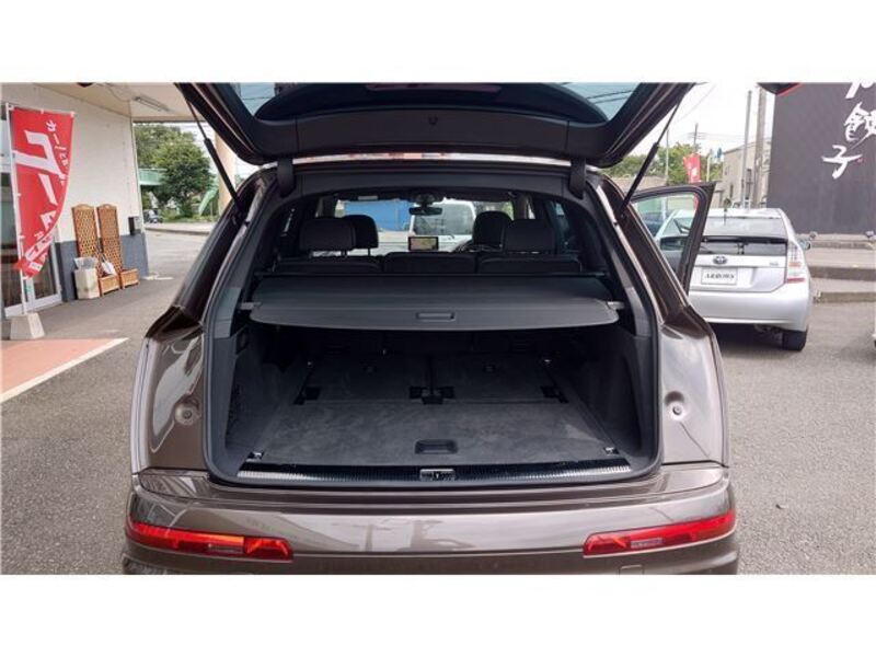 Q7