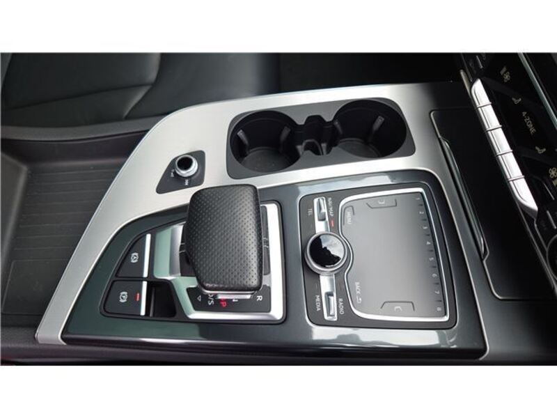 Q7