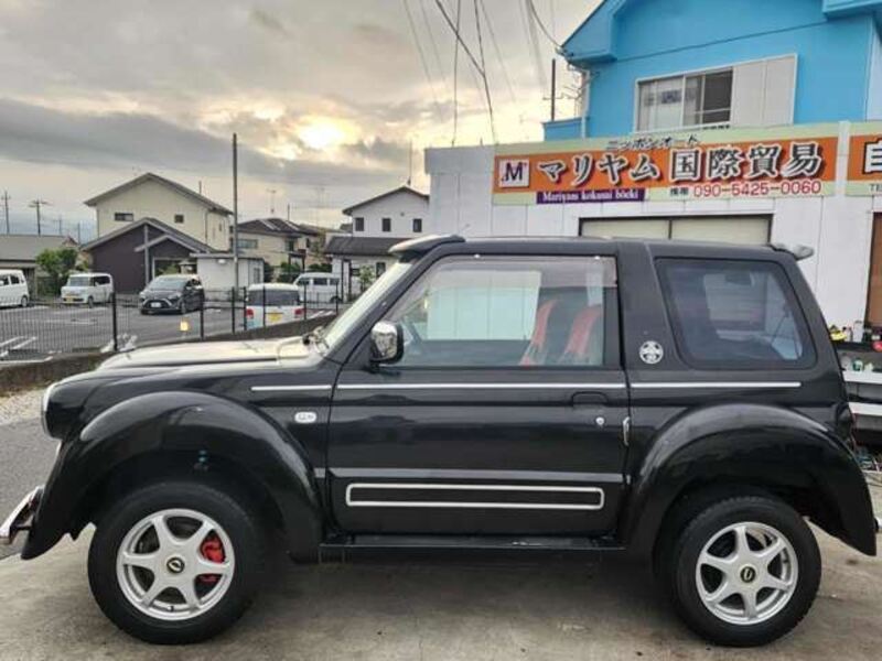 PAJERO JR