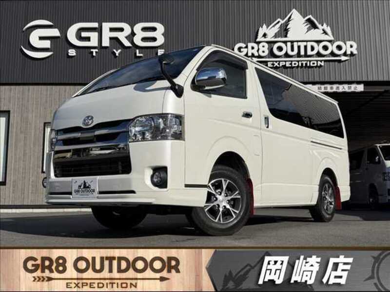 TOYOTA HIACE VAN