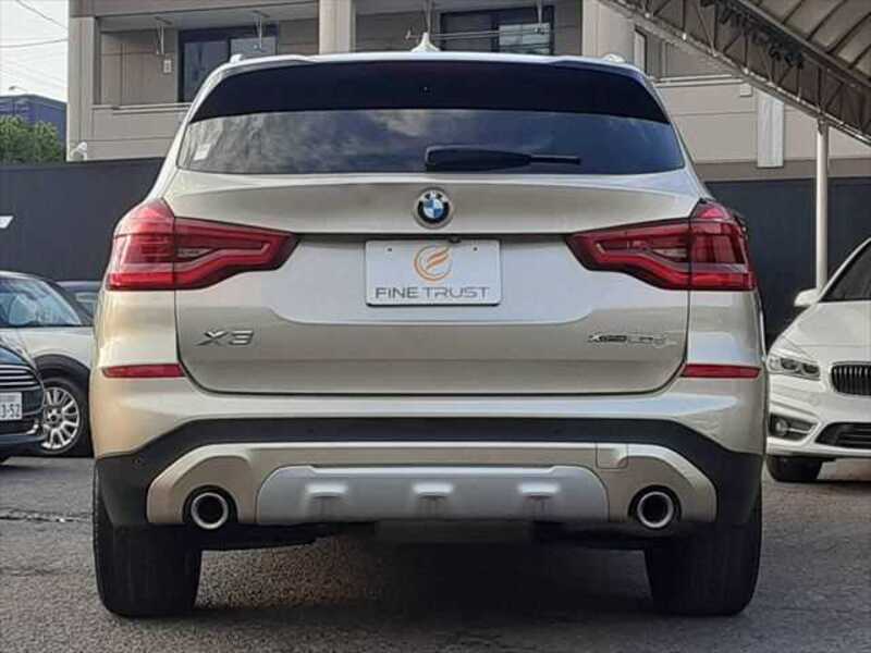 X3