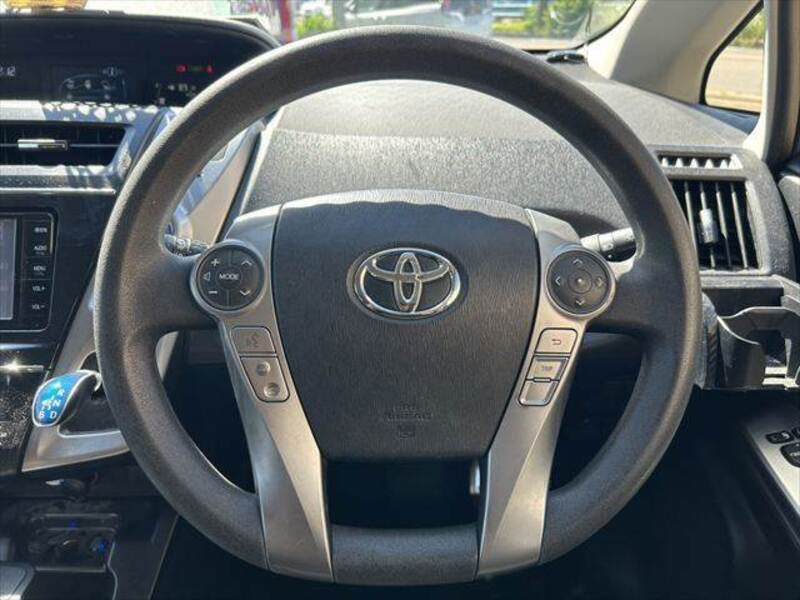 PRIUS ALPHA