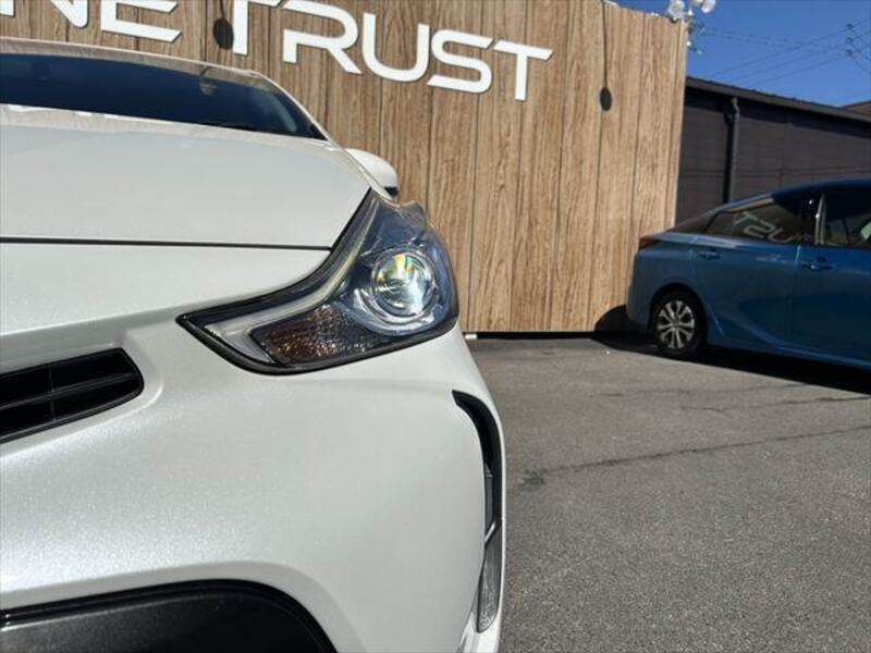 PRIUS ALPHA
