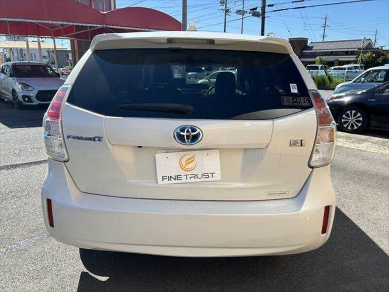 PRIUS ALPHA
