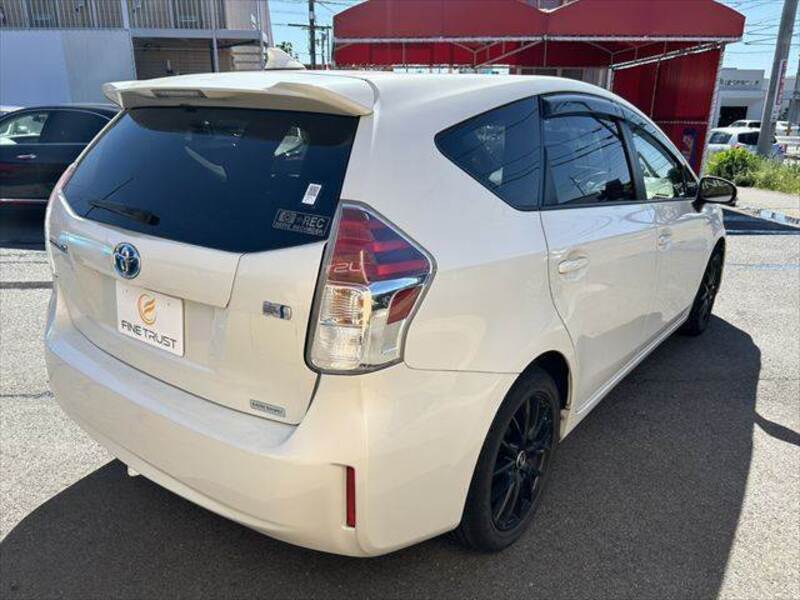 PRIUS ALPHA