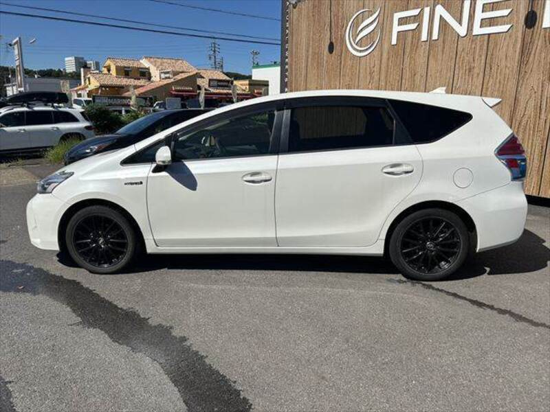 PRIUS ALPHA