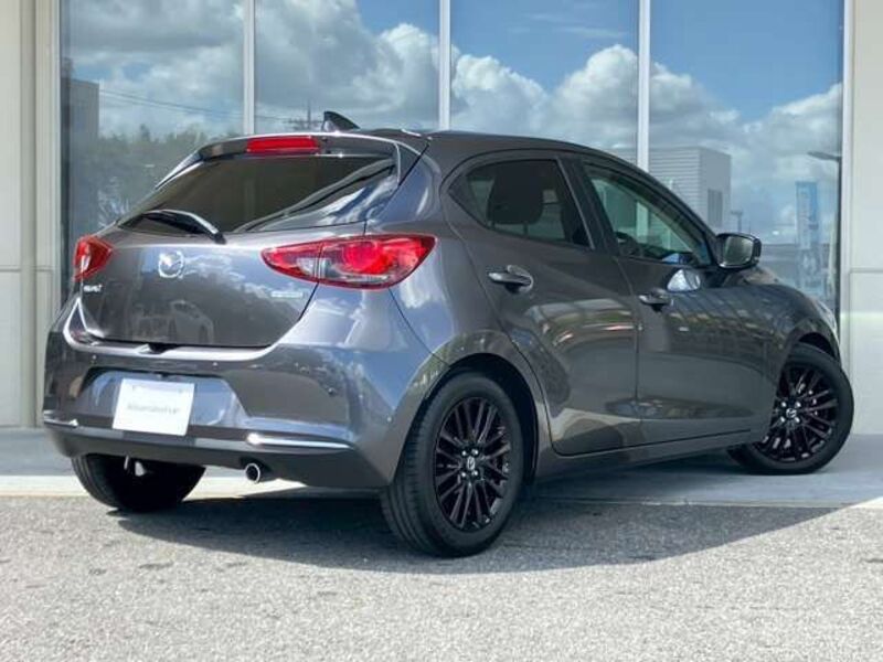 MAZDA2