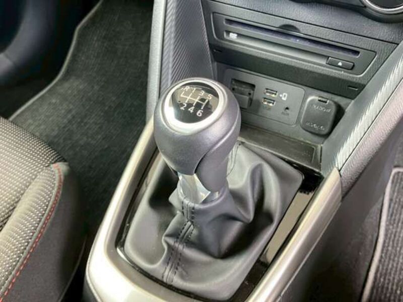 MAZDA2