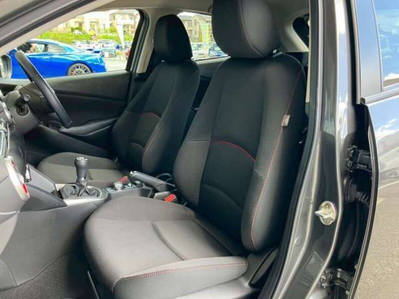MAZDA2