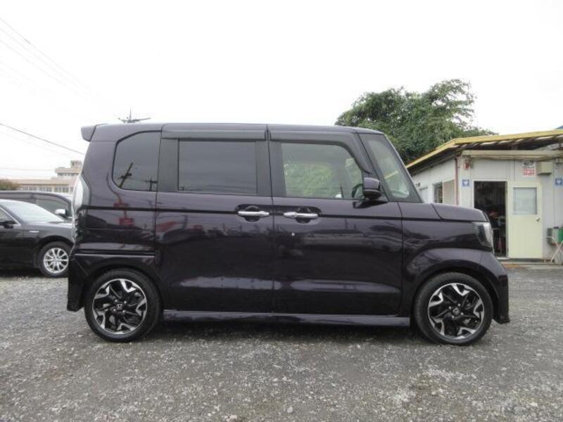 N BOX CUSTOM