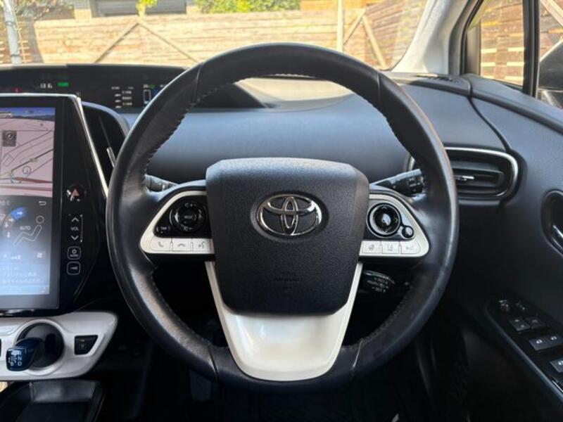 PRIUS PHV
