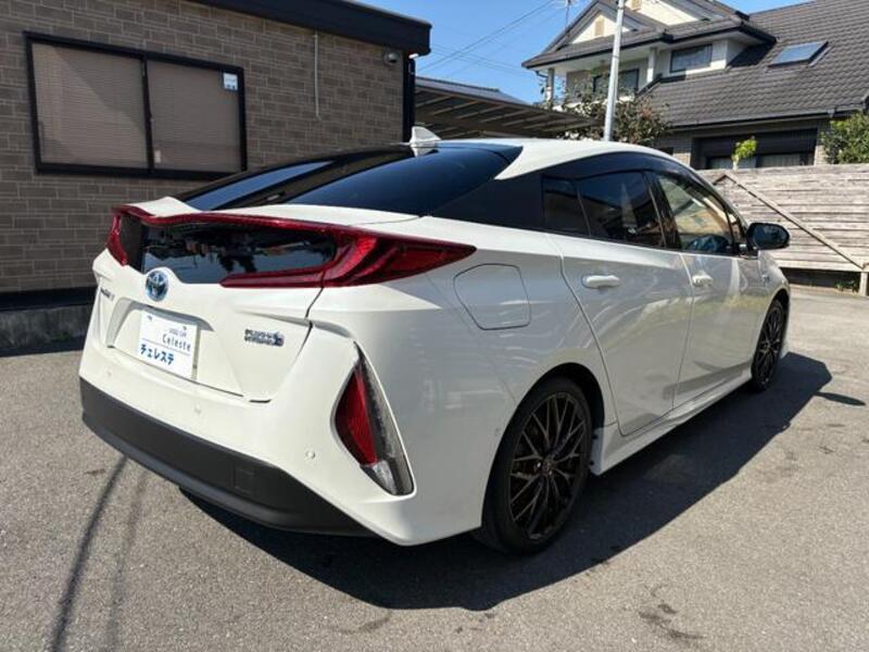 PRIUS PHV