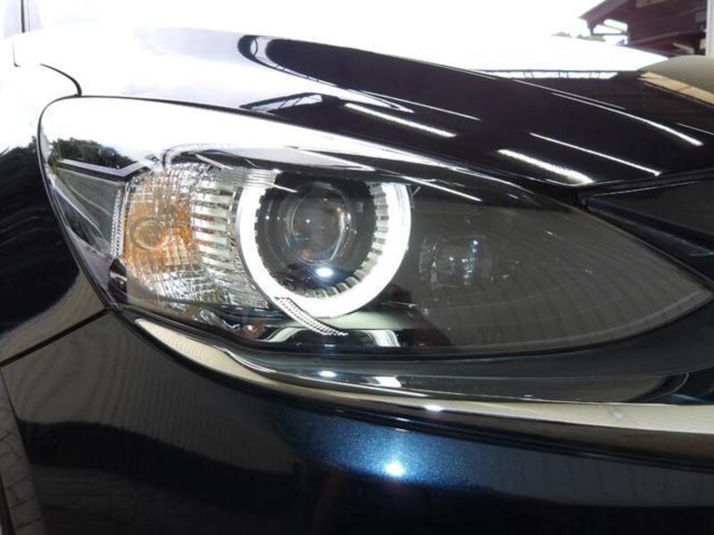 MAZDA2