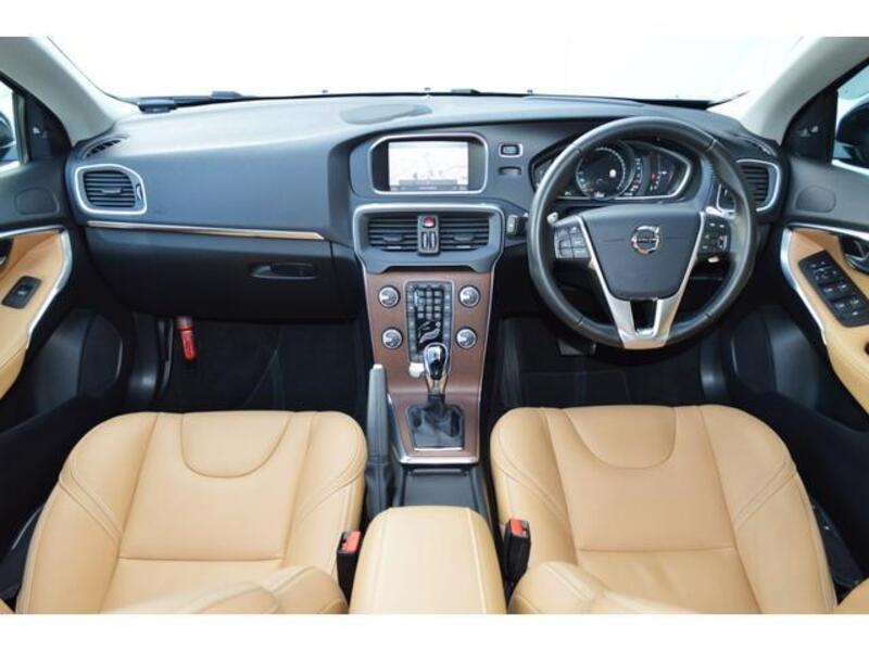 V40